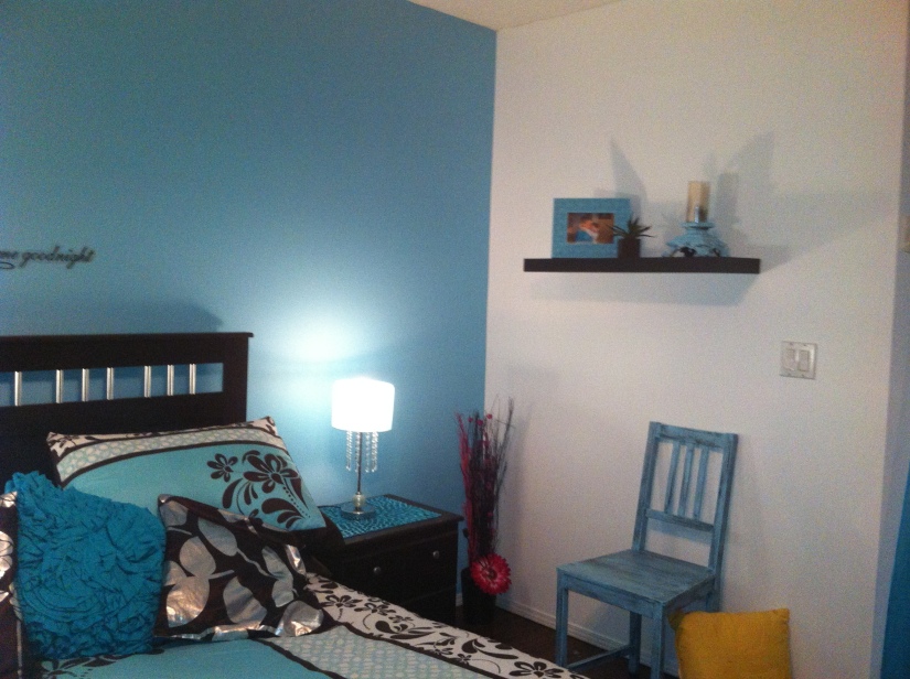 DIY Robin Egg Blue Use Left Over Wall Paint for Decor Accents #bedroom_decor #blue #wallpaint #reuse #decor_accents #DIY #Vase #candle #shabby_chic #tipsandtricks #howto